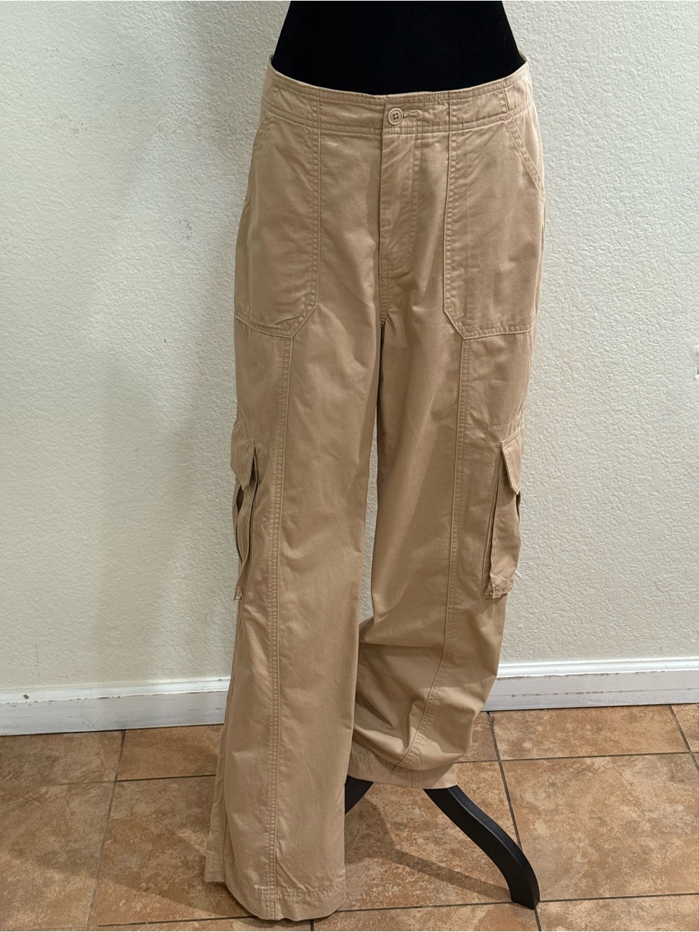 Abercrombie & Fitch Women’s Khaki Cargo Pants Size 28
